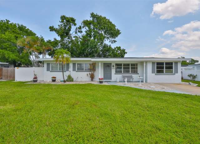 Property at 513 Fairhope Dr, Apollo Beach, FL 33572, 3 beds, 2 baths