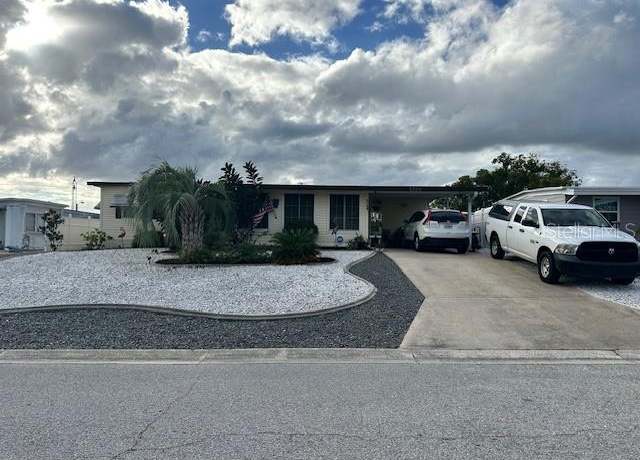 Property at 2754 Vindale Rd, Tavares, FL 32778, 2 beds, 2 baths