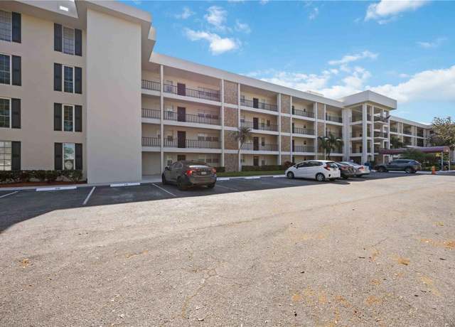 Property at 7461 W Country Club Dr N #207, Sarasota, FL 34243, 1 bed, 1.5 baths