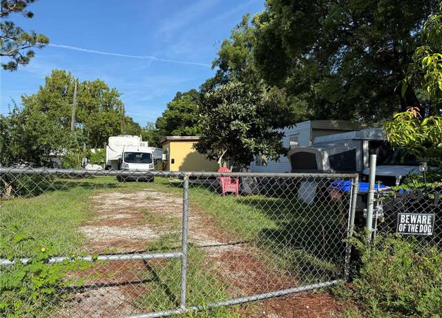 Property at 9914 6th Ave, Orlando, FL 32824, 4 beds, 1.5 baths