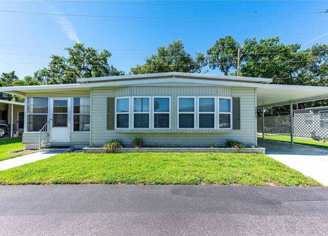 Property at 37812 Valencia Ave, Zephyrhills, FL 33541, 2 beds, 2 baths