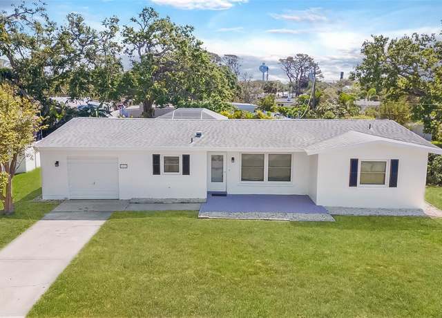 Property at 923 Dawn St, Venice, FL 34285, 2 beds, 2 baths