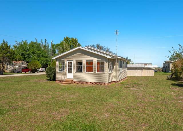 Property at 555 Morrel Ave, Lake Wales, FL 33859, 2 beds, 1 bath