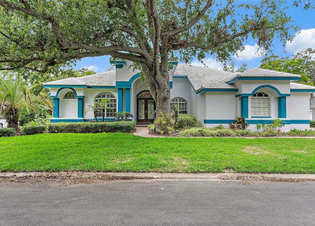 Property at 7314 Hunt Club Ln, Seminole, FL 33776, 5 beds, 3 baths