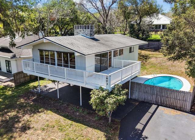 Property at 603 N Lakeshore Blvd, Howey In The Hills, FL 34737, 3 beds, 2 baths