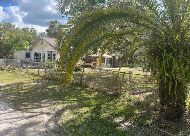 Property at 964 1st Dirt Rd, Venice, FL 34292, 1 bed, 2 baths