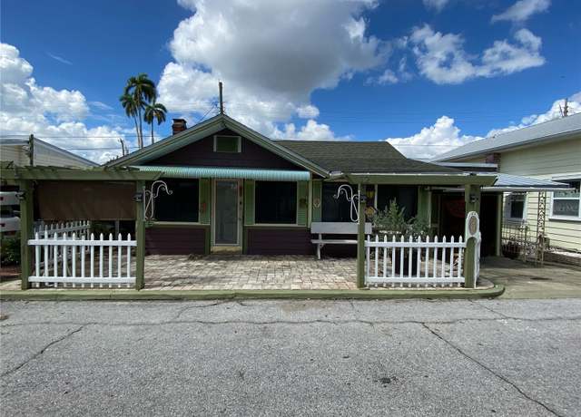 Property at 12 Braden Castle Dr, Bradenton, FL 34208, 1 bed, 2 baths