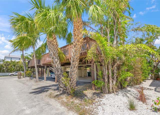 Property at 4909 Gulf Dr Unit 1B, Holmes Beach, FL 34217, 2 beds, 1.5 baths