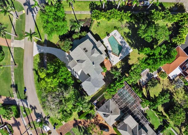 Property at 3235 Avocado Dr, Fort Myers, FL 33901, 5 beds, 2.5 baths