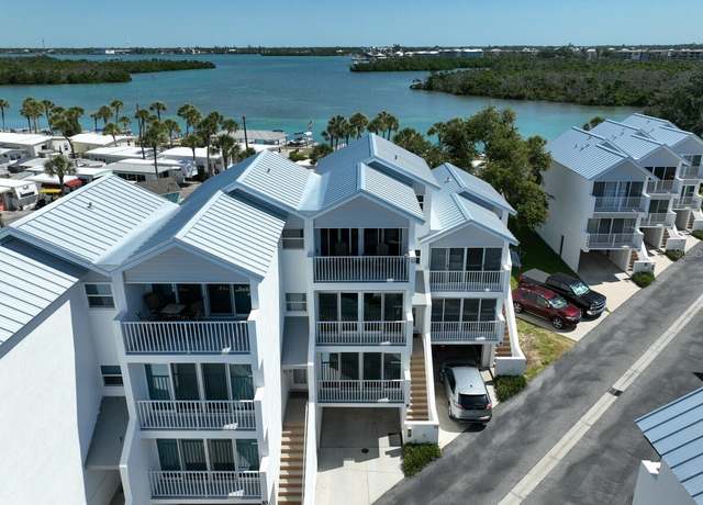 Property at 2255 N Beach Rd #9, Englewood, FL 34223, 3 beds, 3 baths