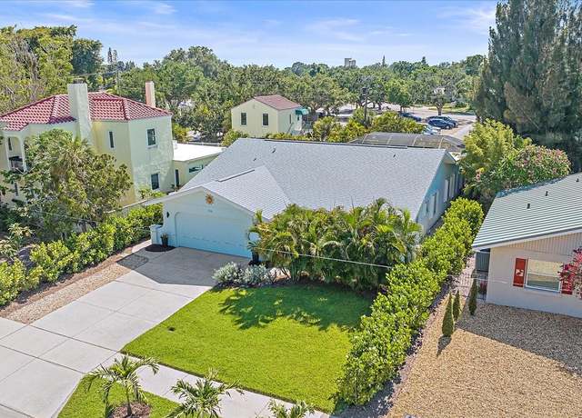 Property at 536 Riviera St, Venice, FL 34285, 3 beds, 3 baths