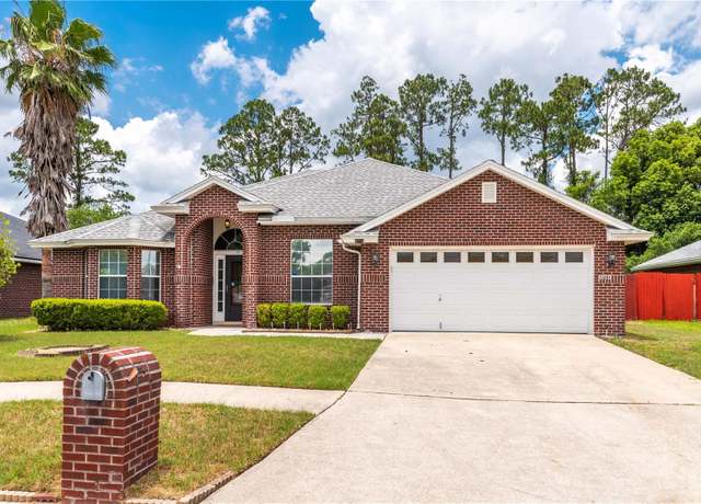Property at 9710 Oxford Station Dr, Jacksonville, FL 32221, 3 beds, 2 baths