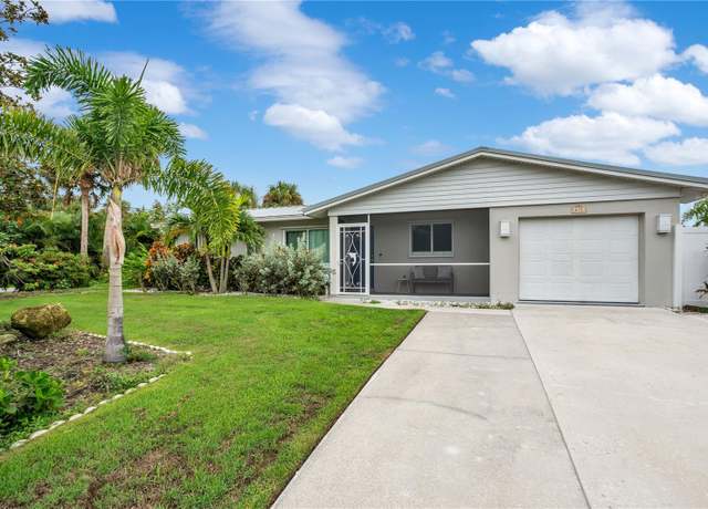Property at 631 Coral Dr, Nokomis, FL 34275, 2 beds, 2 baths