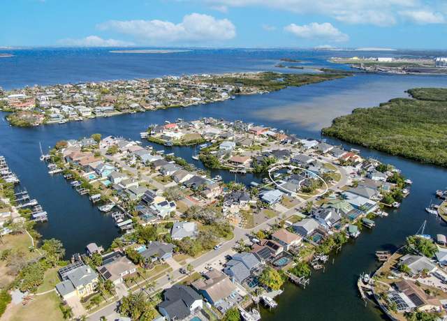 Property at 6606 Dolphin Cove Dr, Apollo Beach, FL 33572, 4 beds, 3 baths