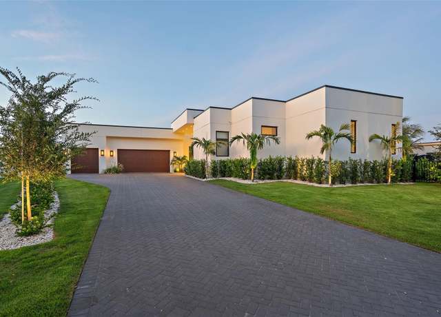 Property at 501 Barcelona Dr, Tierra Verde, FL 33715, 4 beds, 5.5 baths