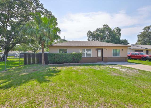 Property at 1110 Waterview Blvd E, Lakeland, FL 33801, 2 beds, 2 baths
