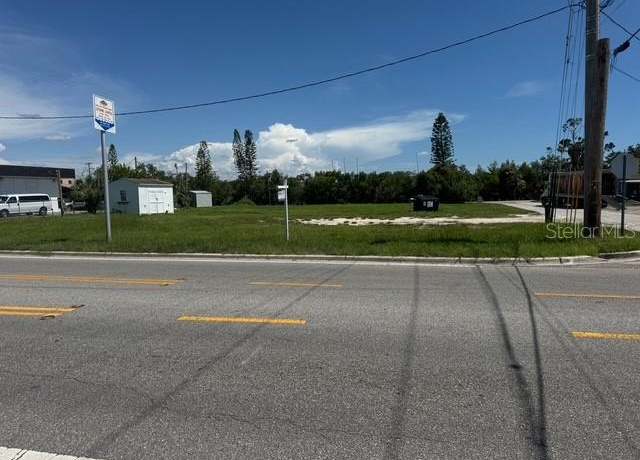 Property at 203 1st St NW, Ruskin, FL 33570