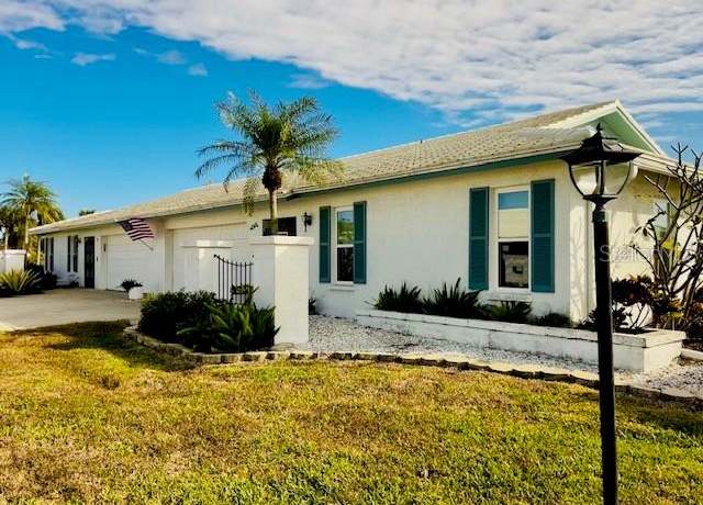 Property at 7315 8th Ave W, Bradenton, FL 34209, 2 beds, 2 baths