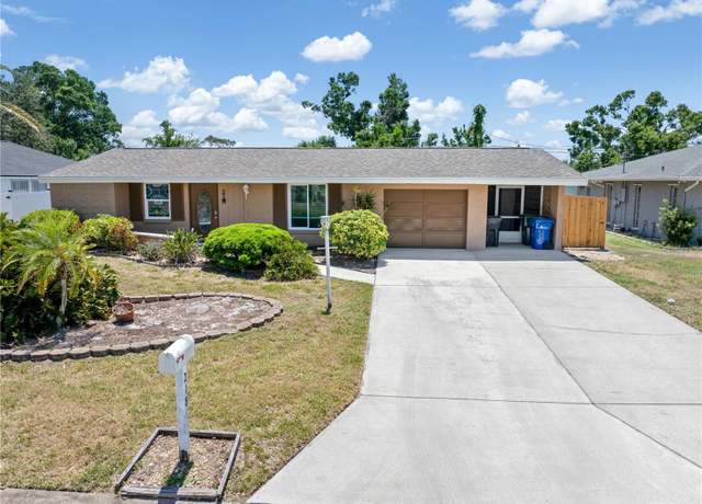 Property at 218 Parkview Dr, Venice, FL 34293, 2 beds, 2 baths