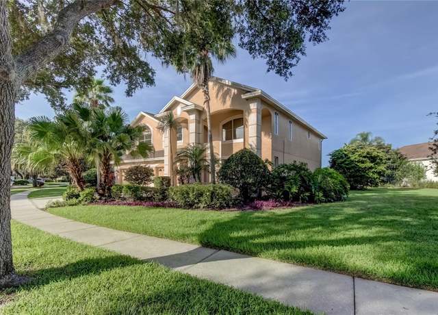 Property at 3322 Cypress Landing Dr, Valrico, FL 33596, 5 beds, 4 baths