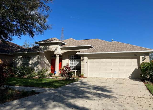 Property at 1704 Winn Arthur Dr, Valrico, FL 33594, 4 beds, 3 baths