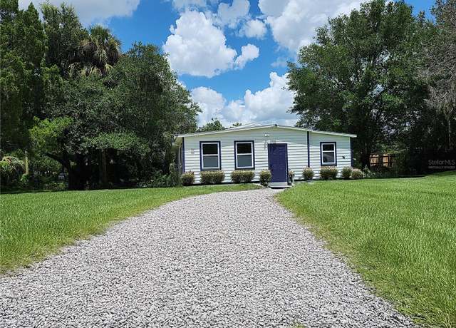 Property at 8569 W Admiral Byrd Ln, Crystal River, FL 34429, 3 beds, 2 baths