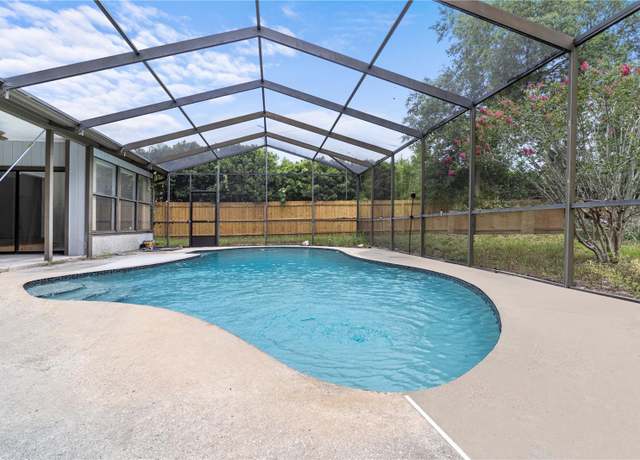 Property at 416 Haverlake Cir, Apopka, FL 32712, 4 beds, 2 baths