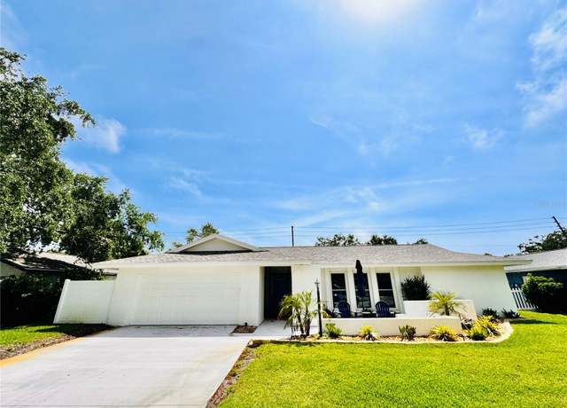 Property at 13290 75th Ave, Seminole, FL 33776, 4 beds, 2 baths