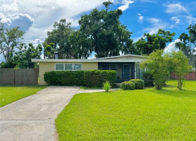 Property at 515 Scenic St, Leesburg, FL 34748, 4 beds, 2 baths