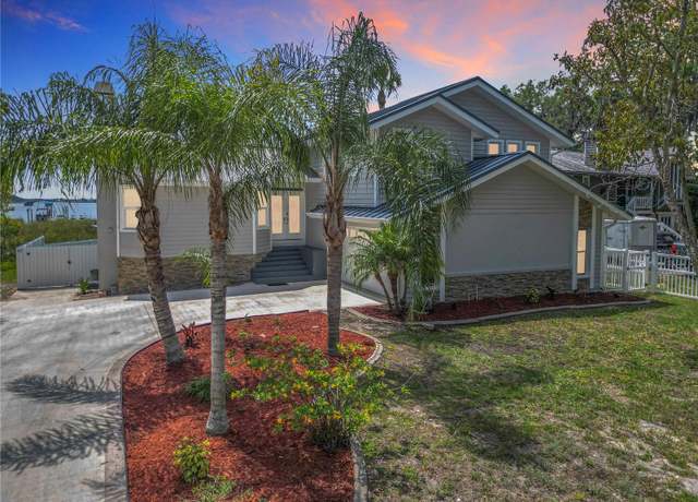 Property at 1544 NW 17th Ct, Crystal River, FL 34428, 3 beds, 2.5 baths