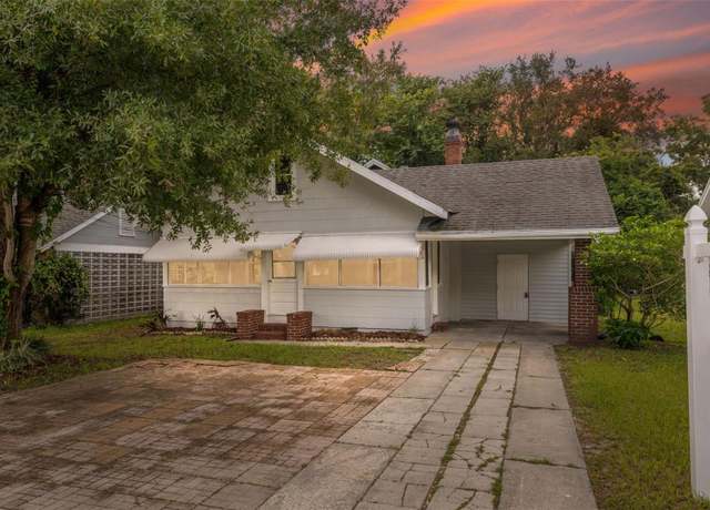 Property at 450 Avenue B NE, Winter Haven, FL 33881, 3 beds, 2 baths