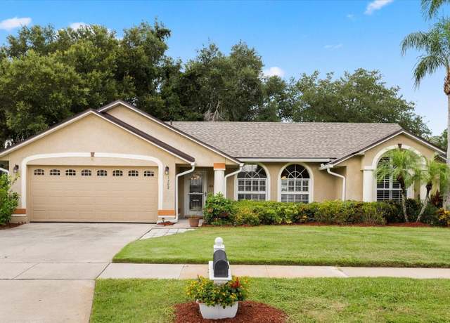 Property at 1702 Singing Palm Dr, Apopka, FL 32712, 4 beds, 2 baths