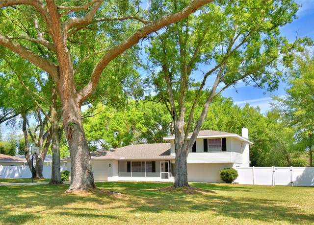 Property at 151 Lake Ring Dr, Winter Haven, FL 33884, 4 beds, 2.5 baths