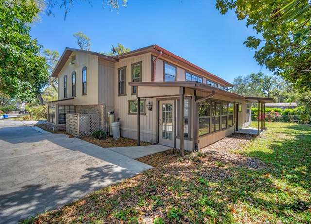 Property at 2903 Oak Crest Dr, Plant City, FL 33565, 5 beds, 3.5 baths