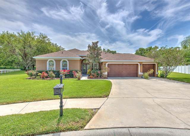 Property at 3217 Partridge Point Trl, Valrico, FL 33596, 4 beds, 3 baths