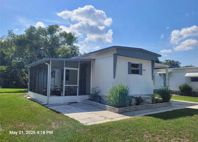 Property at 2005 Blue Lake Dr, Lakeland, FL 33801, 2 beds, 1.5 baths