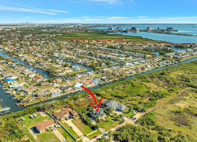 Property at 4707 Troydale Rd, Tampa, FL 33615, 4 beds, 4.5 baths
