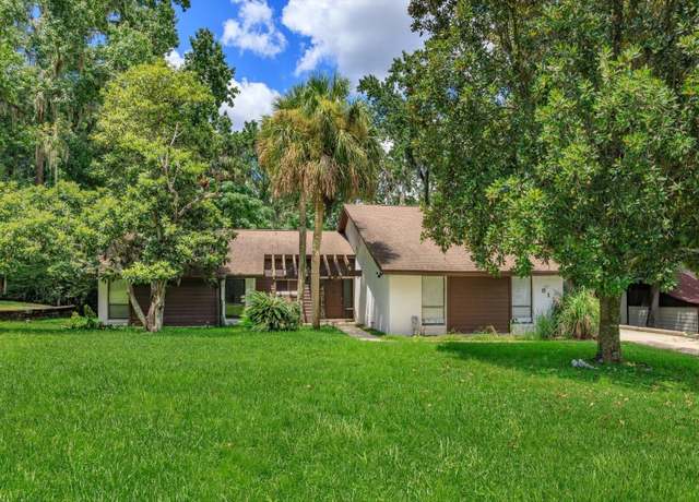 Property at 817 Hickory Knoll Ct, Apopka, FL 32712, 3 beds, 2 baths