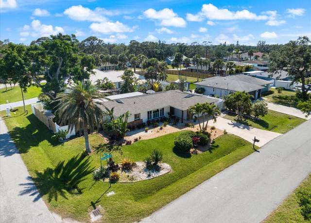 Property at 225 Randolph Rd, Venice, FL 34293, 2 beds, 2 baths