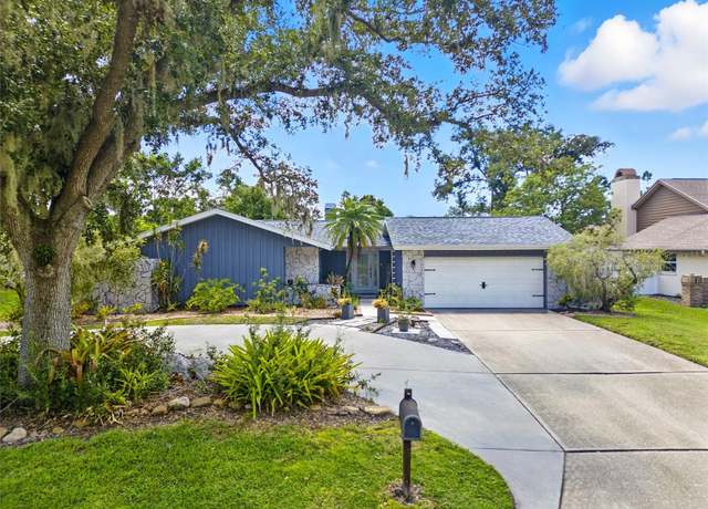 Property at 5316 Dominica Cir, Sarasota, FL 34233, 4 beds, 2 baths