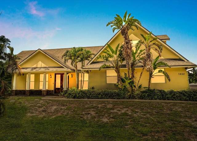 Property at 1452 Stone Trl, Deltona, FL 32725, 4 beds, 2.5 baths