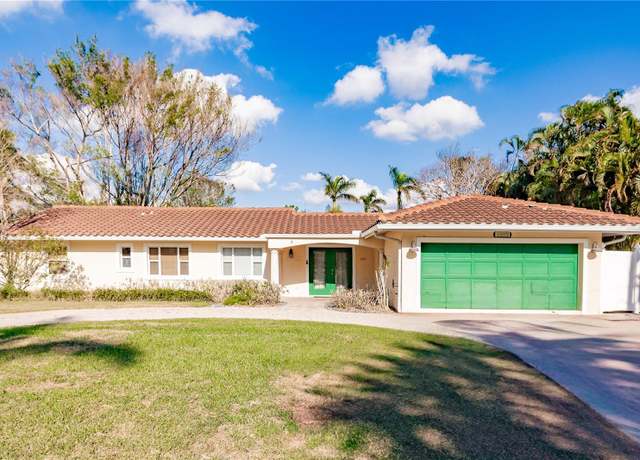Property at 1397 Harbor Dr, Sarasota, FL 34239, 3 beds, 3 baths