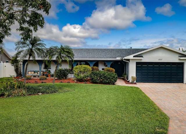 Property at 1327 51st Ave NE, St Petersburg, FL 33703, 4 beds, 3 baths