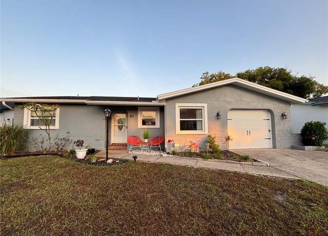 Property at 821 Karen St, Palm Harbor, FL 34684, 3 beds, 2 baths