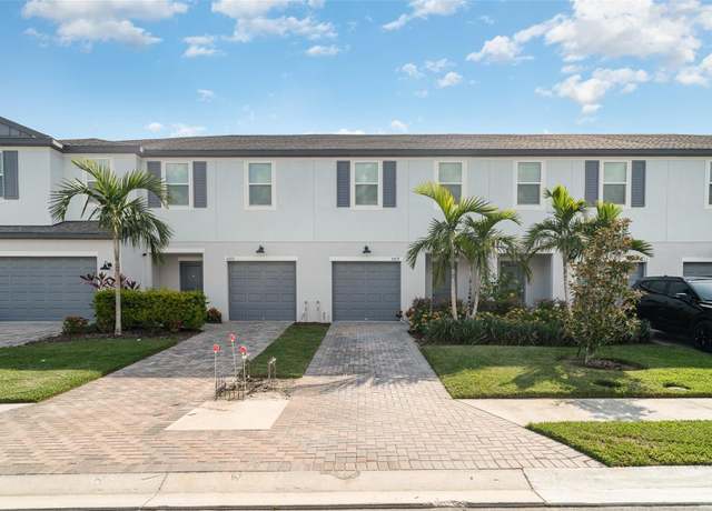 Property at 5519 Tripoli Dr, Palmetto, FL 34221, 3 beds, 2.5 baths