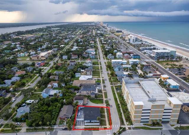 Property at 701 N Grandview Ave, Daytona Beach, FL 32118, 5 beds, 3 baths