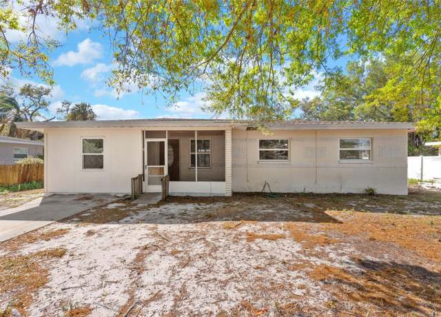 Property at 102 21st St NE, Bradenton, FL 34208, 2 beds, 1 bath