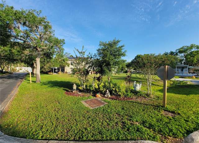 Property at 1915 Swanbourne Ln, Lutz, FL 33558