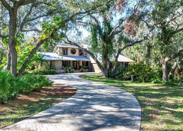 Property at 4938 Hubner Cir, Sarasota, FL 34241, 4 beds, 2.5 baths
