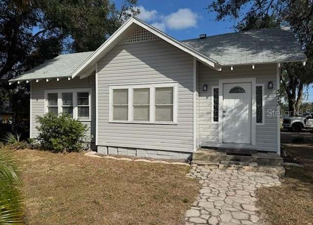 Property at 373 E Waldo St, Groveland, FL 34736, 3 beds, 2 baths